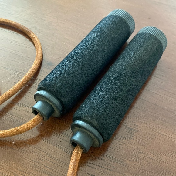 Champs Sports Weighted & Adjustable Leather Jump Rope — Unisex - Picture 7 of 7
